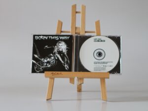 LADY GAGA - BORN THIS WAY - CD22