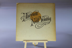 NEIL YOUNG - HARVEST