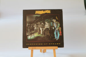 MARILLION - CLUTCHING AT STRAWS