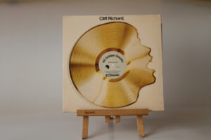 CLIFF RICHARD - 40 GOLDEN GREATS