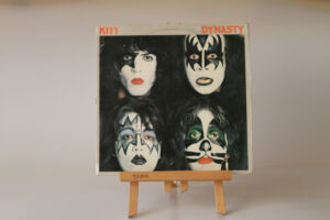 KISS - DYNASTY